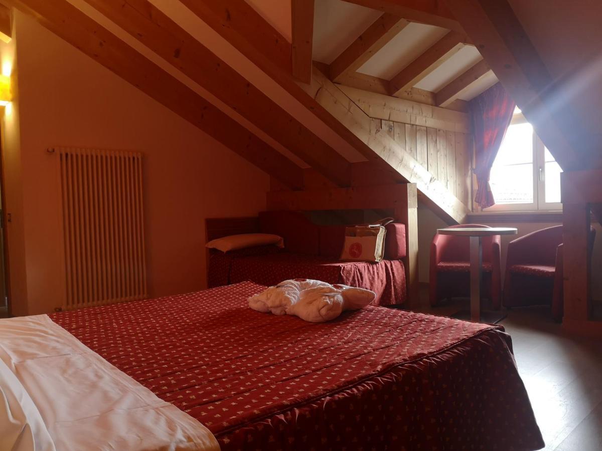 Albergo Cavallino Bianco 루모 외부 사진