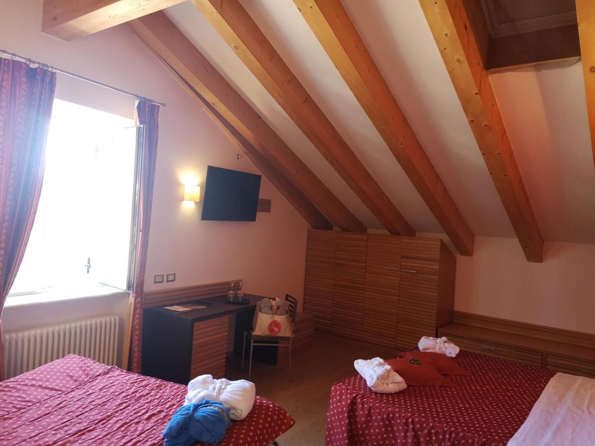 Albergo Cavallino Bianco 루모 외부 사진
