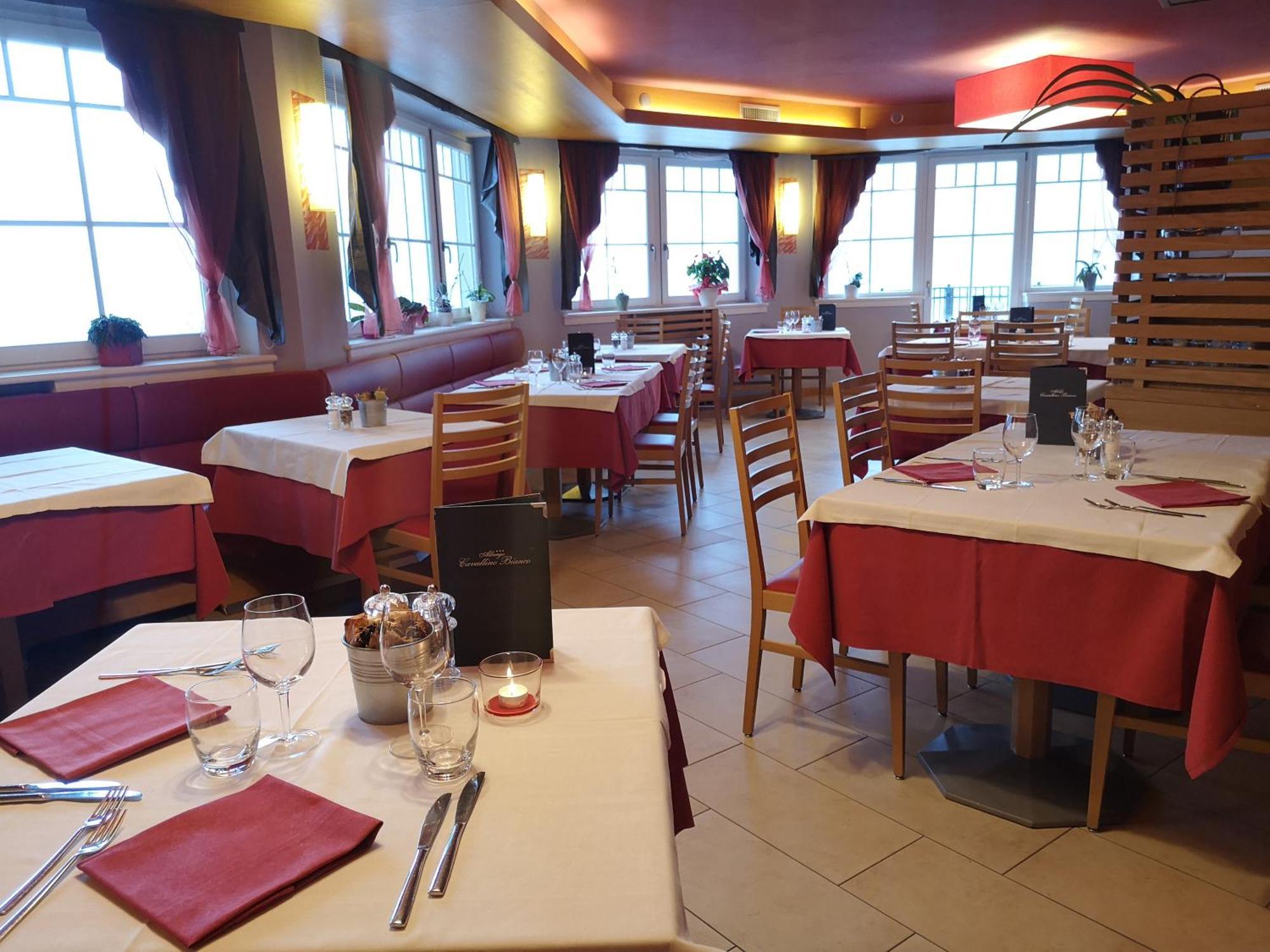 Albergo Cavallino Bianco 루모 외부 사진