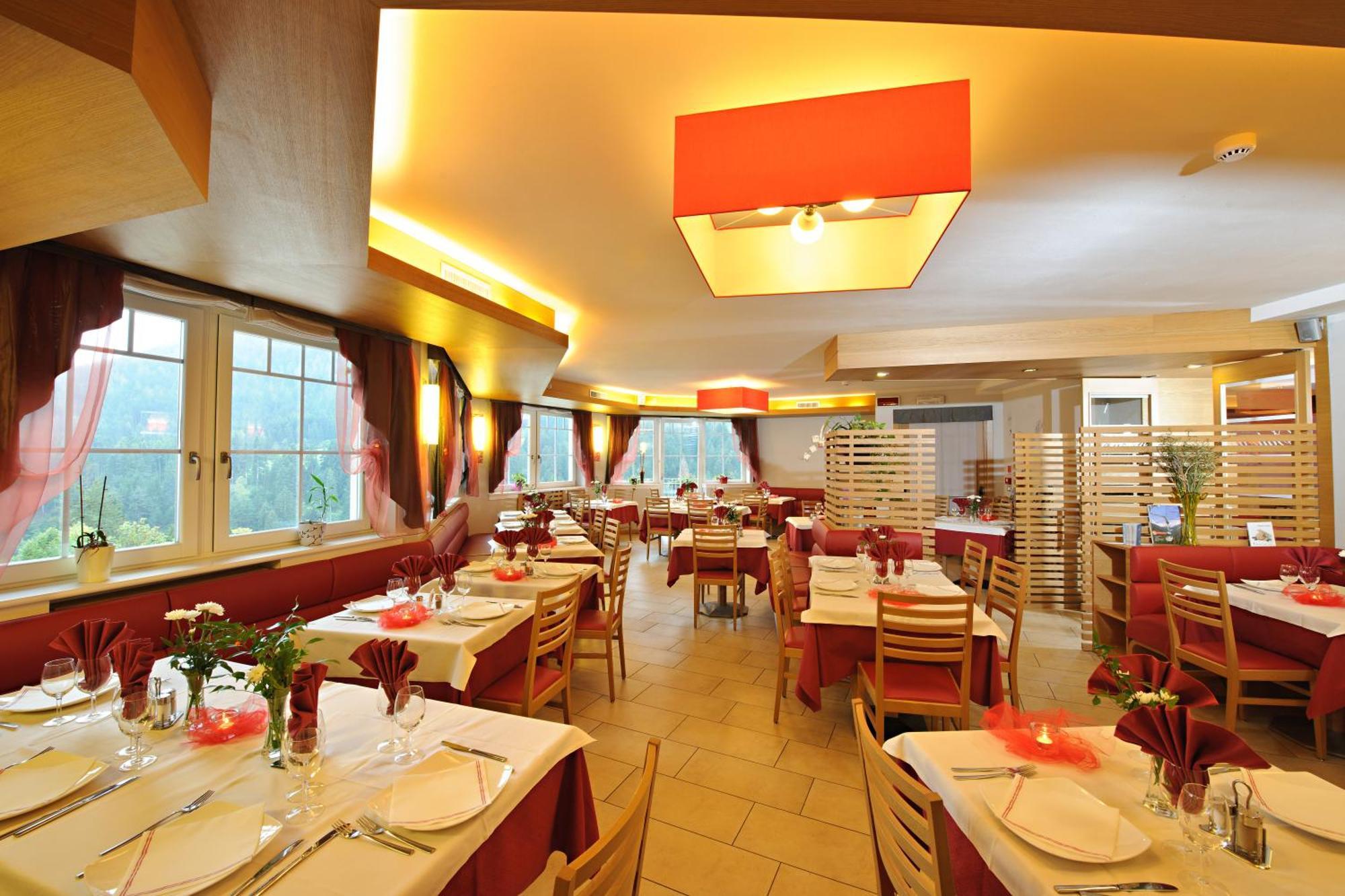 Albergo Cavallino Bianco 루모 외부 사진