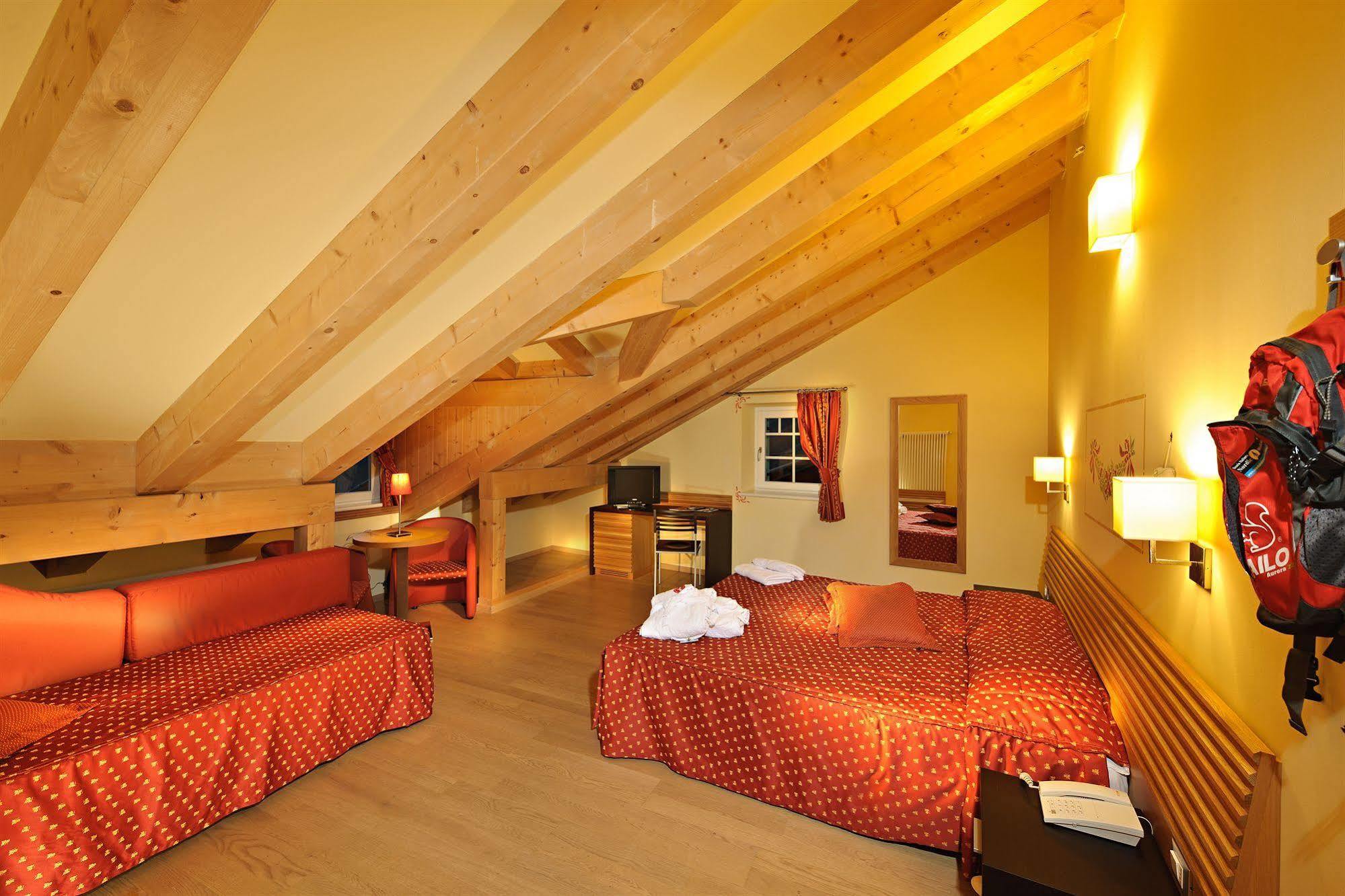 Albergo Cavallino Bianco 루모 외부 사진