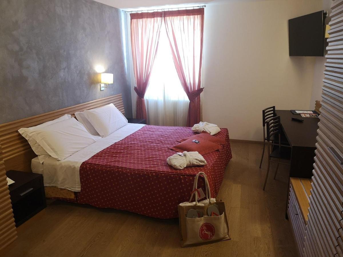 Albergo Cavallino Bianco 루모 외부 사진